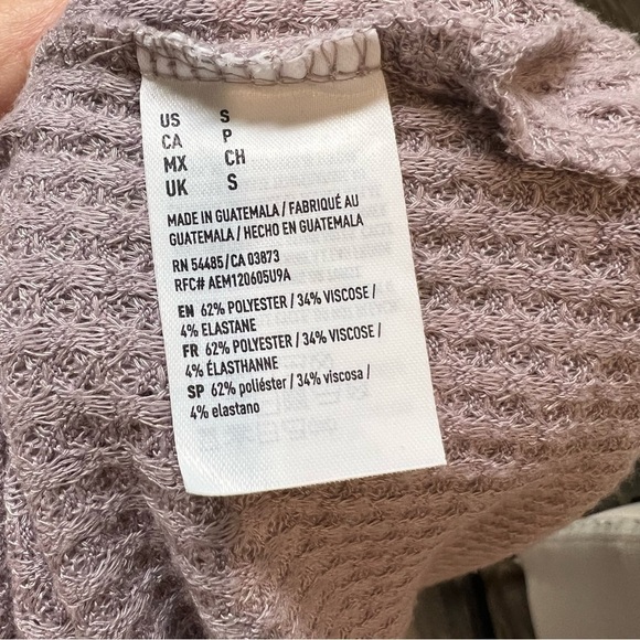 American Eagle Long Sleeve Soft Plush Waffle Pattern Open Shoulder T-Shirt Top S - Picture 10 of 10